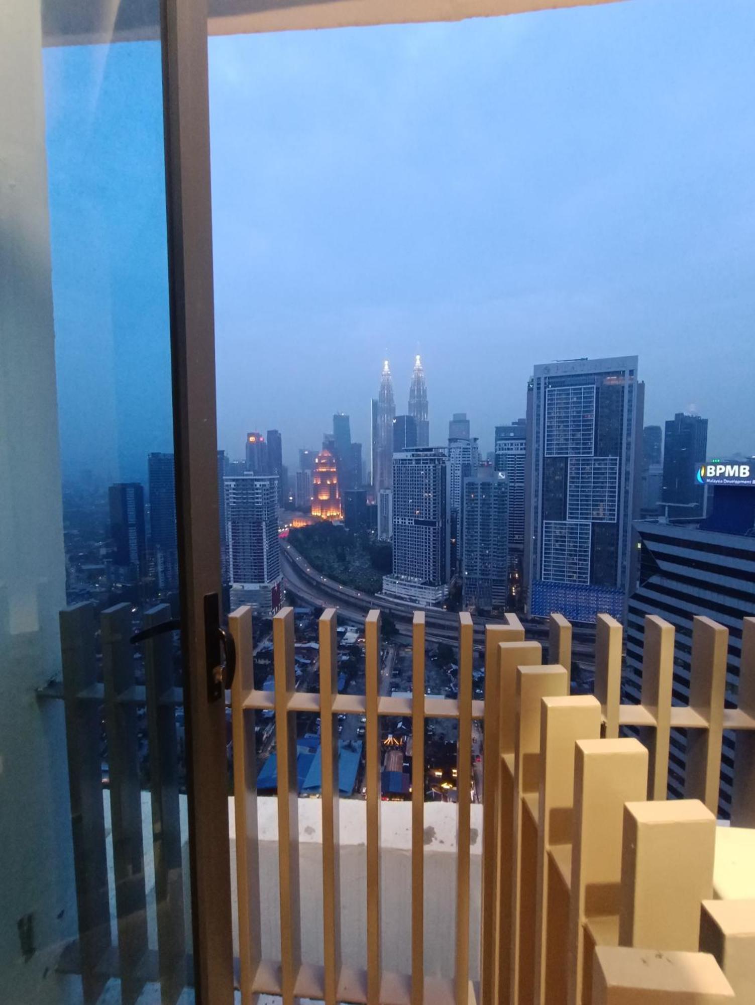 Cl 27A Insta Klcc View & Infinity Pool View Apartment Kuala Lumpur Ngoại thất bức ảnh